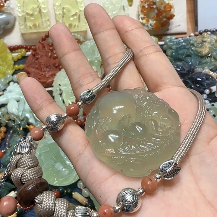 未镶嵌蛇纹石玉吊坠巫*美