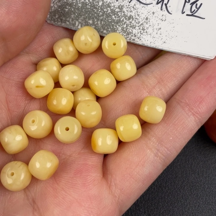 琥珀裸石未镶嵌多样性发货发一个5