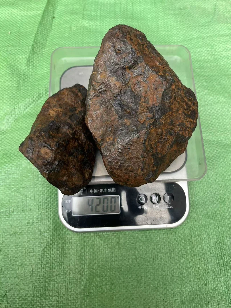 南丹铁原石，重4200克