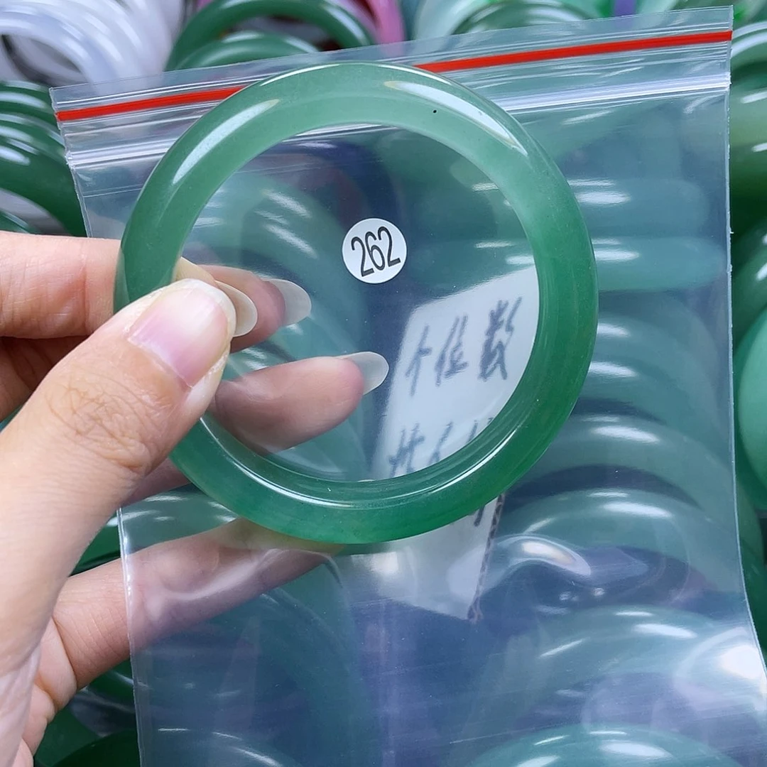 【闪购商品】未镶嵌手镯石英岩玉57