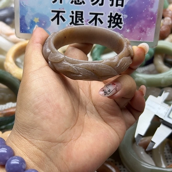 未镶嵌手镯石英岩玉