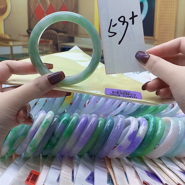 翡翠未镶嵌手镯qq