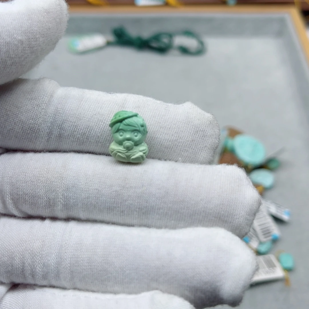 绿松石未镶嵌挂件