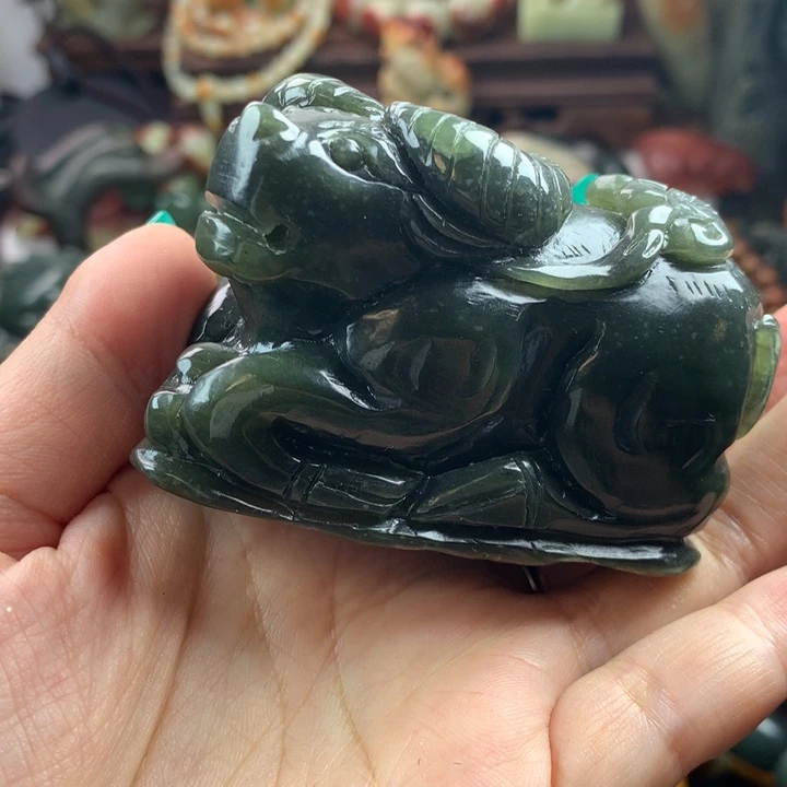 岫岩河磨玉（透闪石质玉）把件未镶嵌