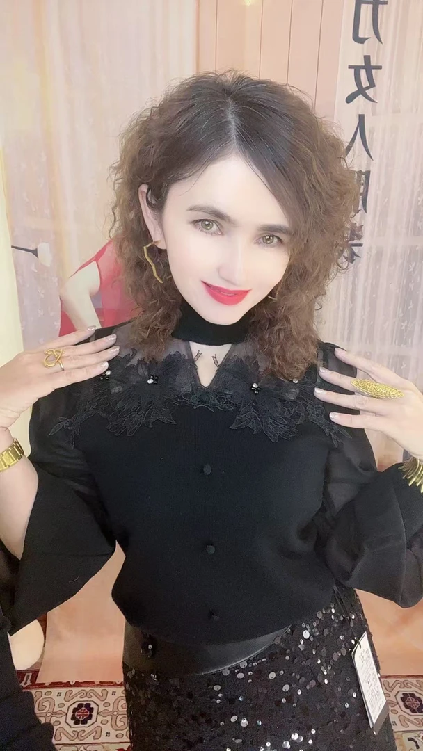 MODA KIZ优雅镂空花长袖上衣高级感时尚百搭设计