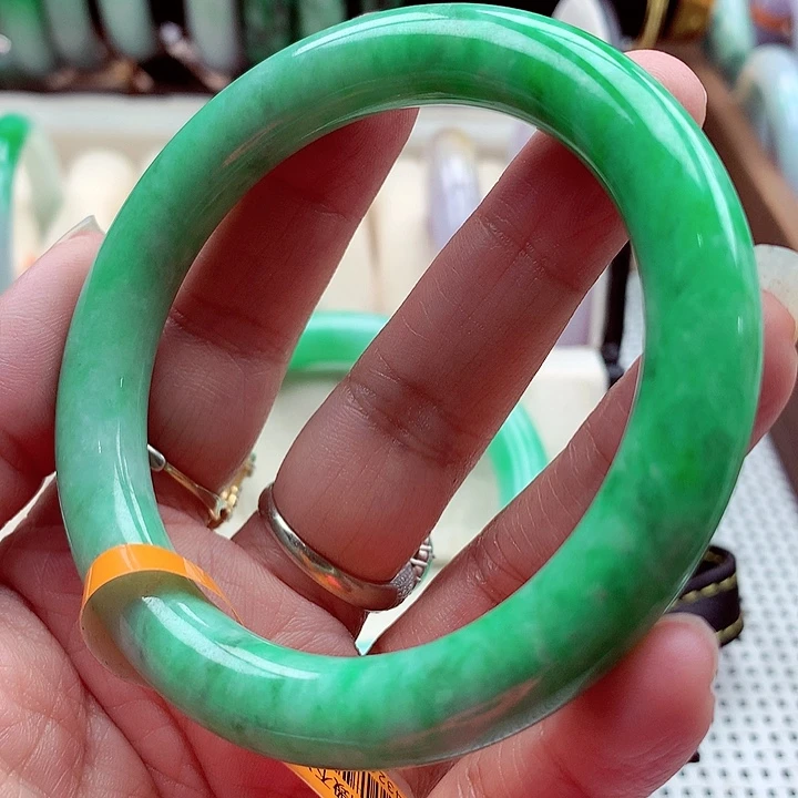 翡翠未镶嵌手镯翡翠