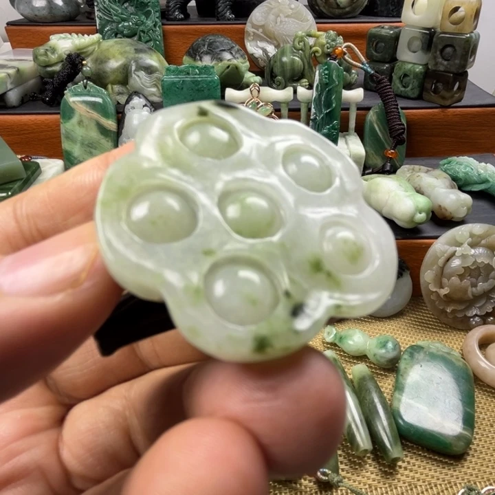 独山玉未镶嵌珠宝半成品