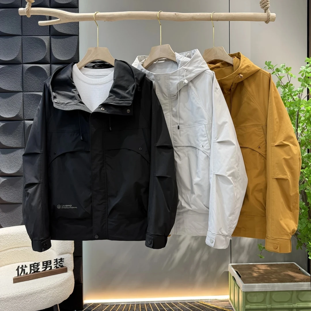 2025春季现款冲锋衣夹克外套连帽款工装休闲宽松大码时尚百搭男士