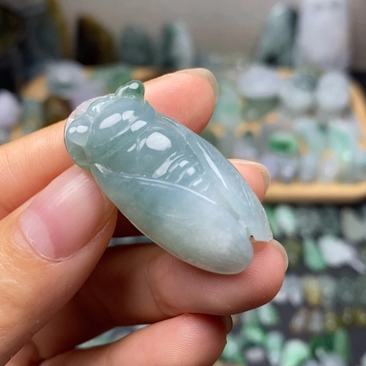 颈饰未镶嵌翡翠知了