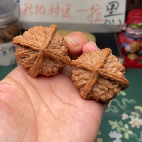 【闪购商品】文玩核桃把件巴*44全品玉玺四棱