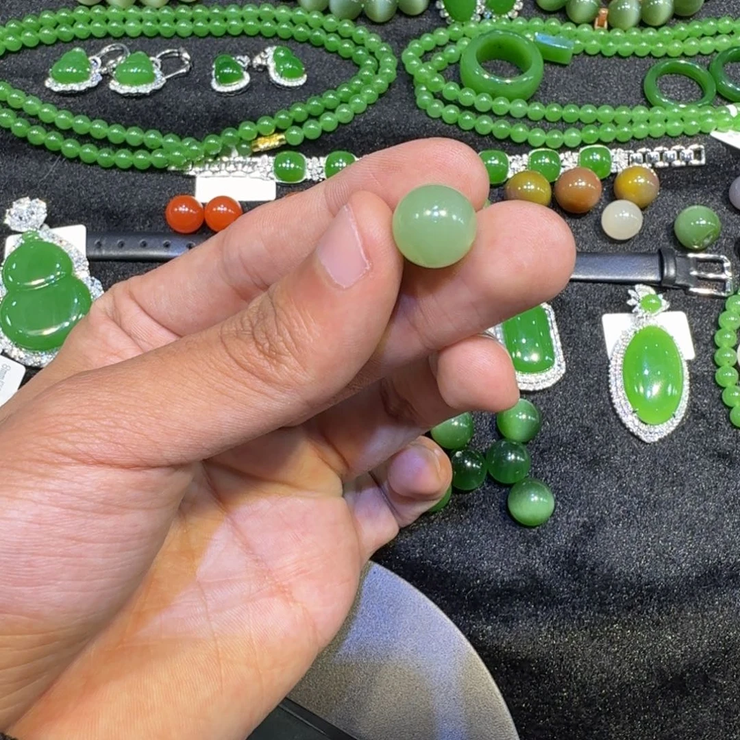 和田玉未镶嵌珠宝半成品