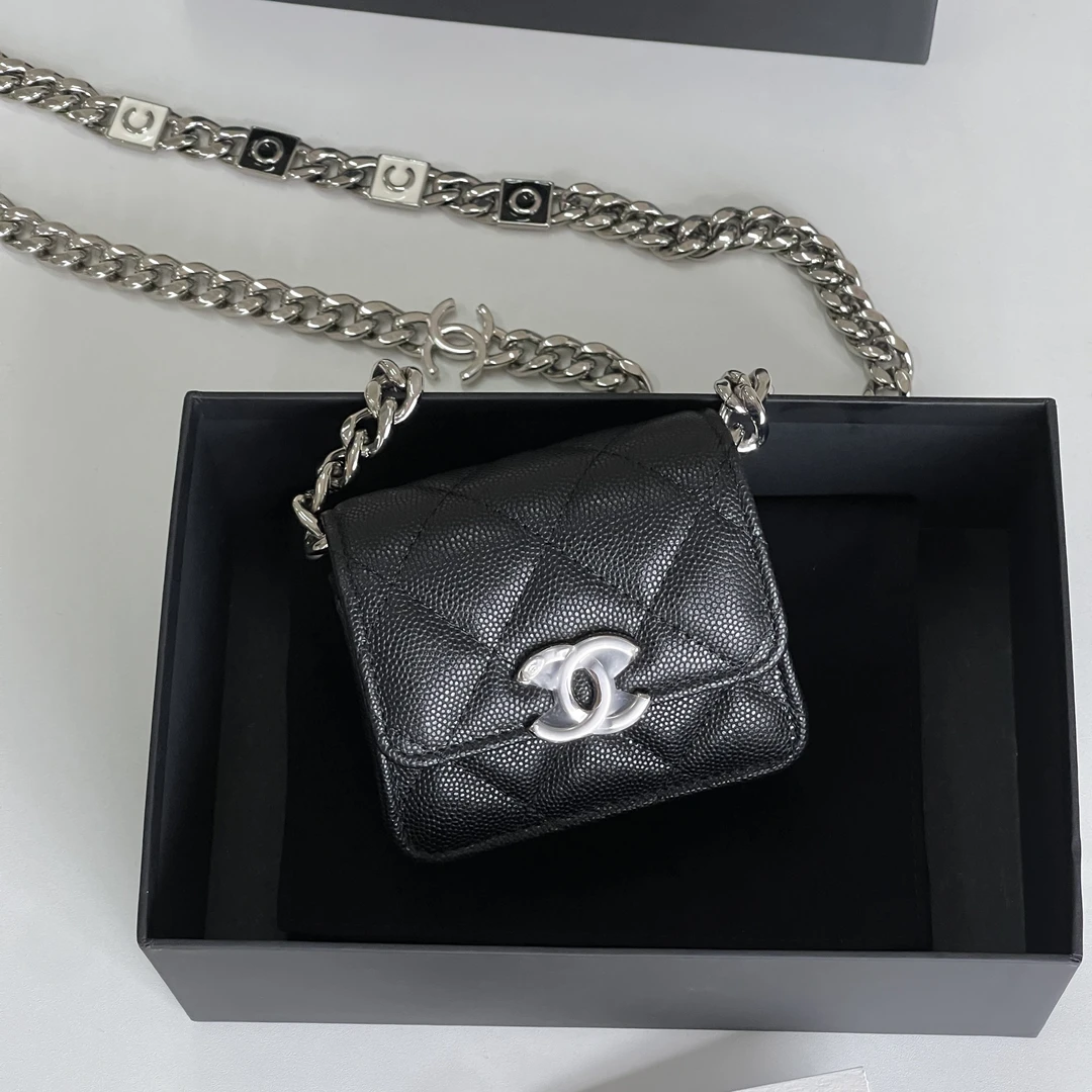 95新 Chanel/香奈儿 CHANEL黑银鱼子酱牛皮珐琅斜挎小废包｜1933