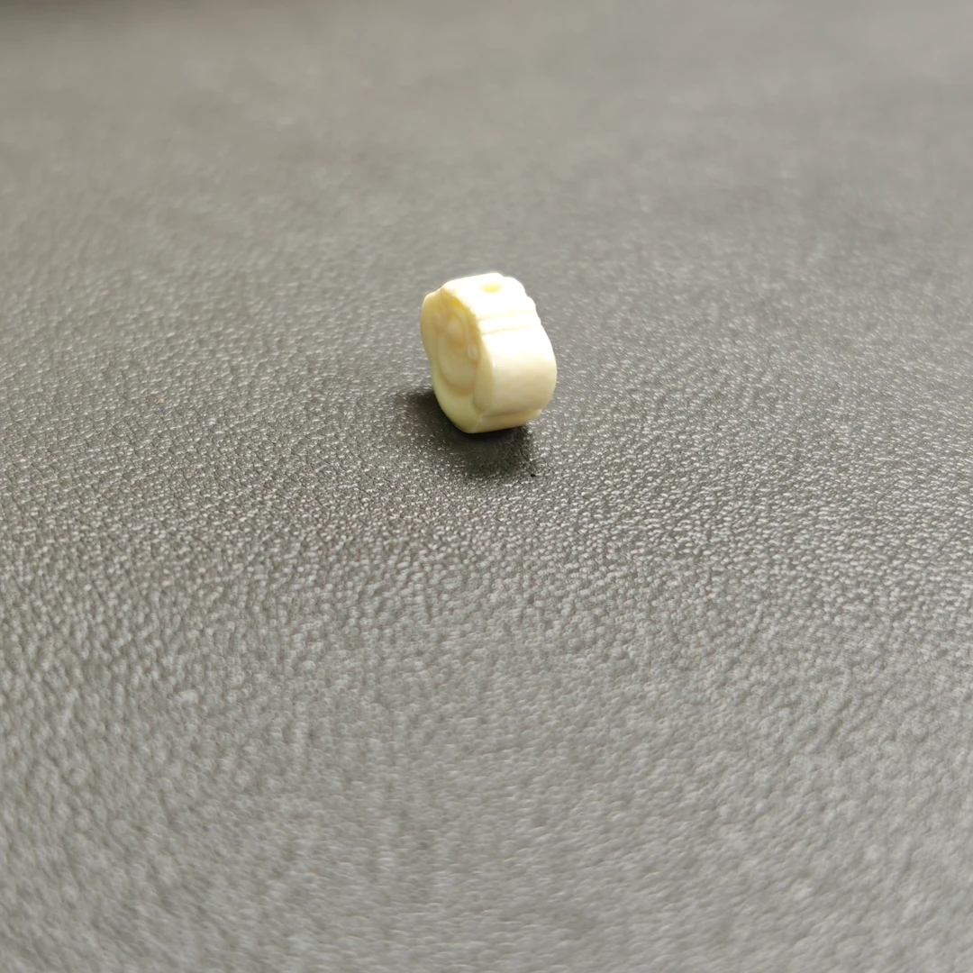(C030)猛犸牙雕配饰如意背云文玩配饰
