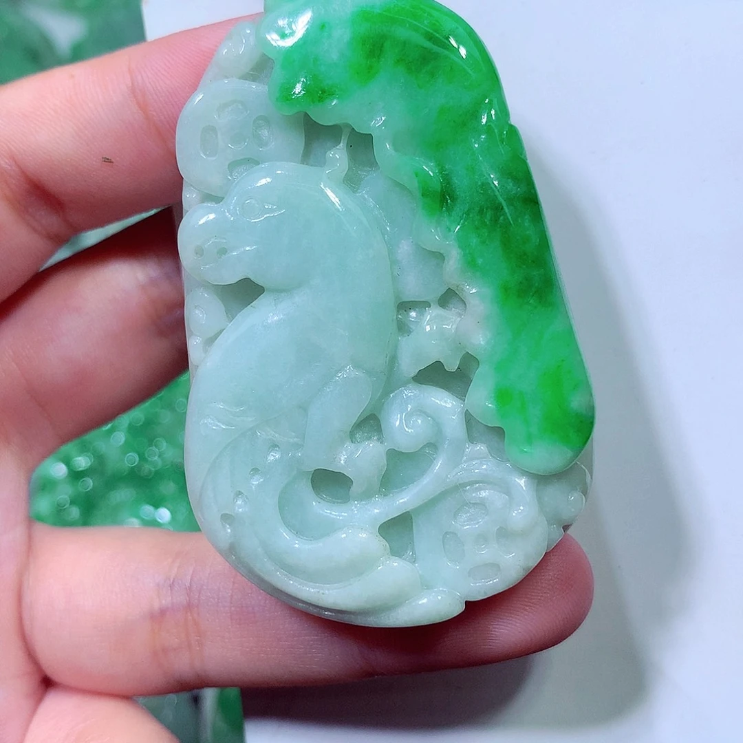 吊坠(不含链)未镶嵌翡翠