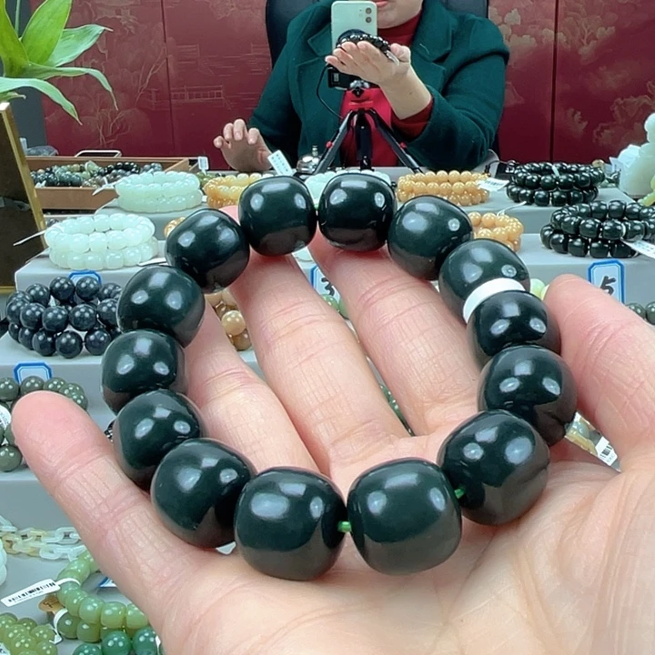 和田玉未镶嵌手串