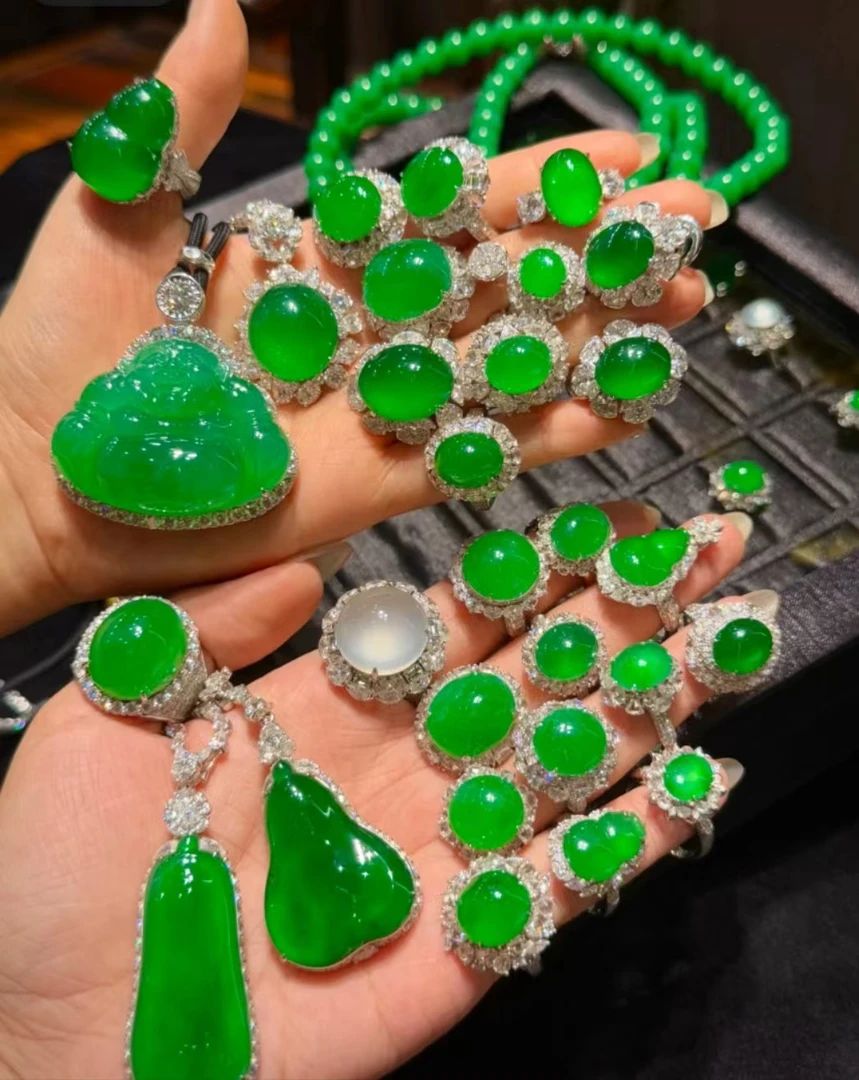 天然翡翠A货吊坠