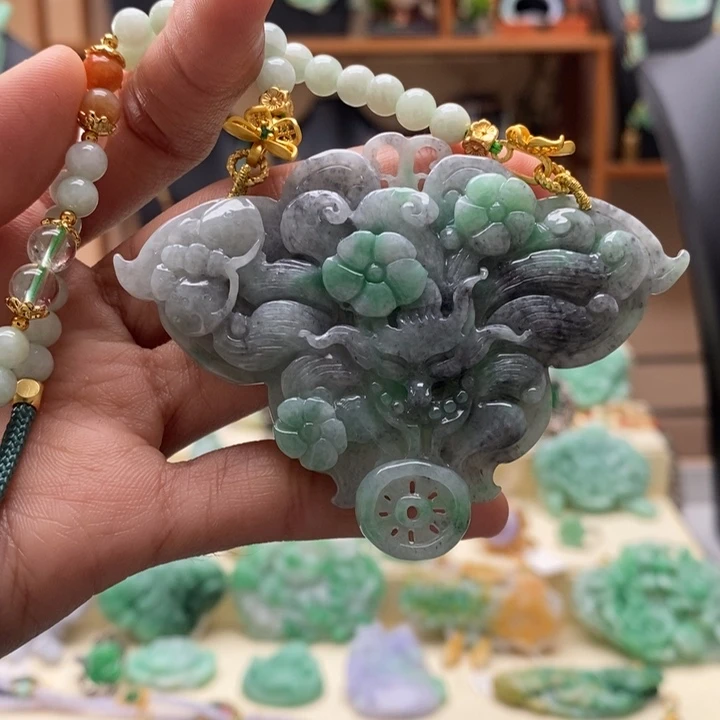 翡翠颈饰未镶嵌翡翠吊坠