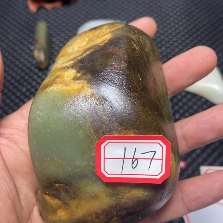 颈饰未镶嵌和田玉一****牙167