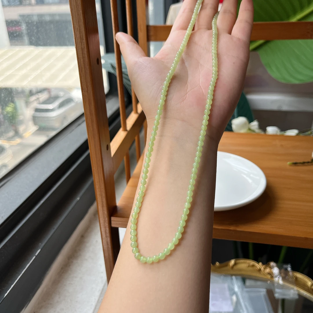 约4mm和田玉圆珠青黄口项链