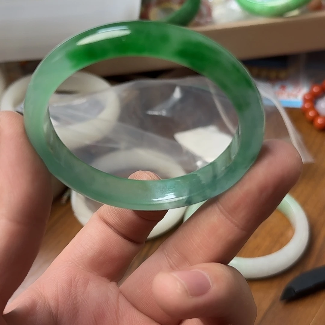 翡翠手镯未镶嵌521号