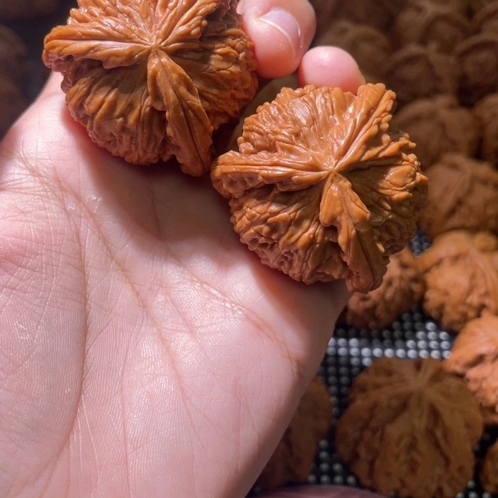 往***囚文玩核桃吊坠拼接
