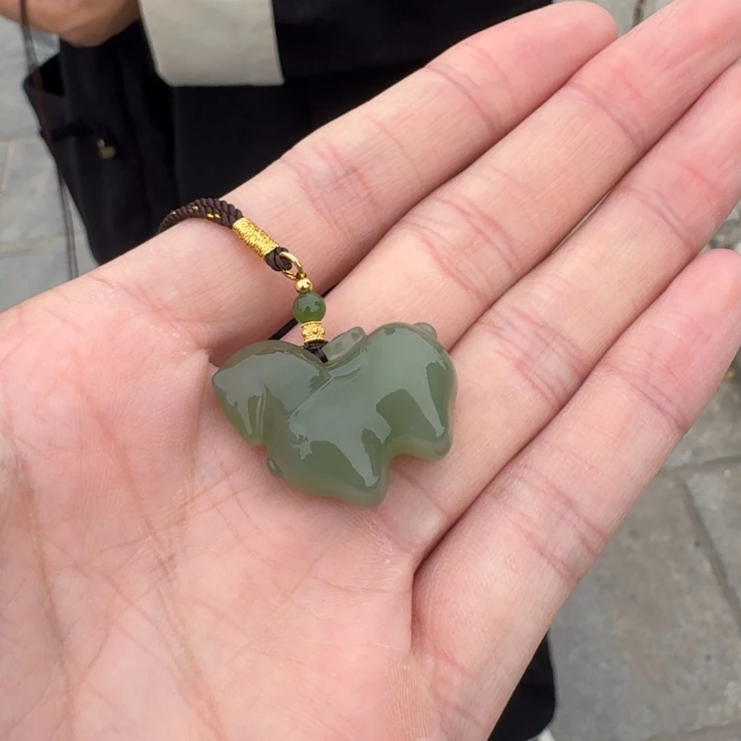 和田玉未镶嵌颈饰107李姐卡26左右马上有钱