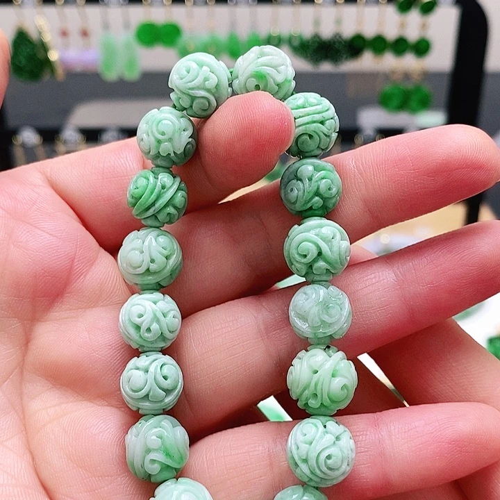 翡翠未镶嵌颈饰挂件