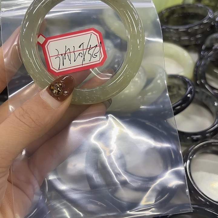 讷***舞蛇纹石玉未镶嵌岫玉手镯