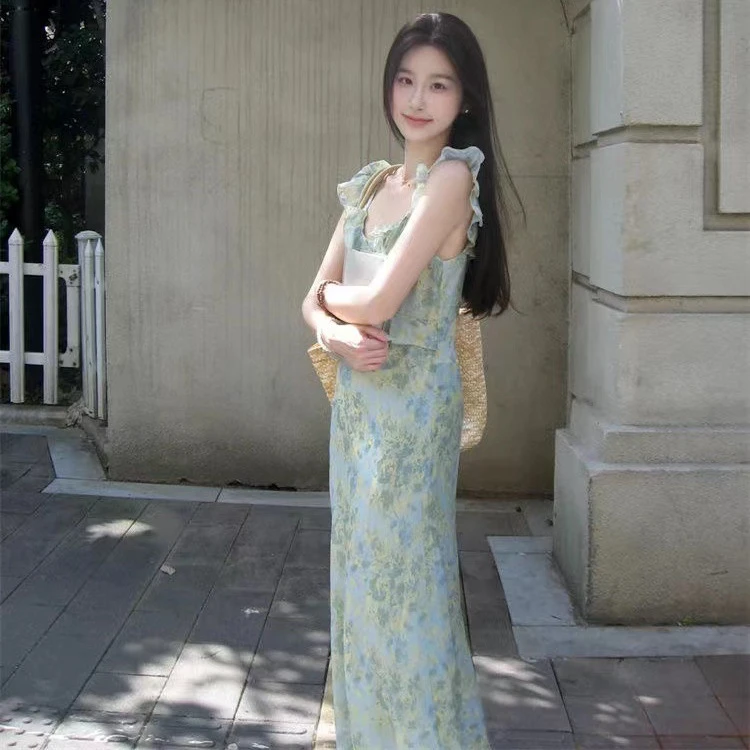 法式碎花裙小飞袖连衣裙女装夏季清新淡雅气质海边度假风收腰裙子