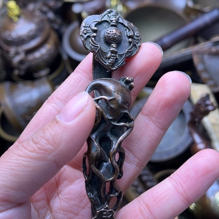 铜23445567898764789579887