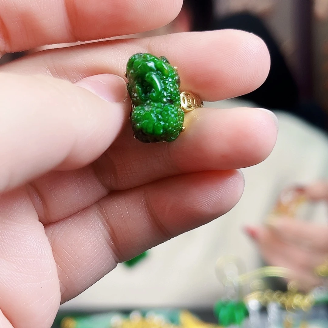 翡翠颈饰银S925镶嵌融***堂戒指