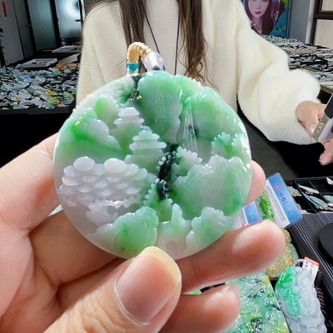 翡翠未镶嵌颈饰翡翠