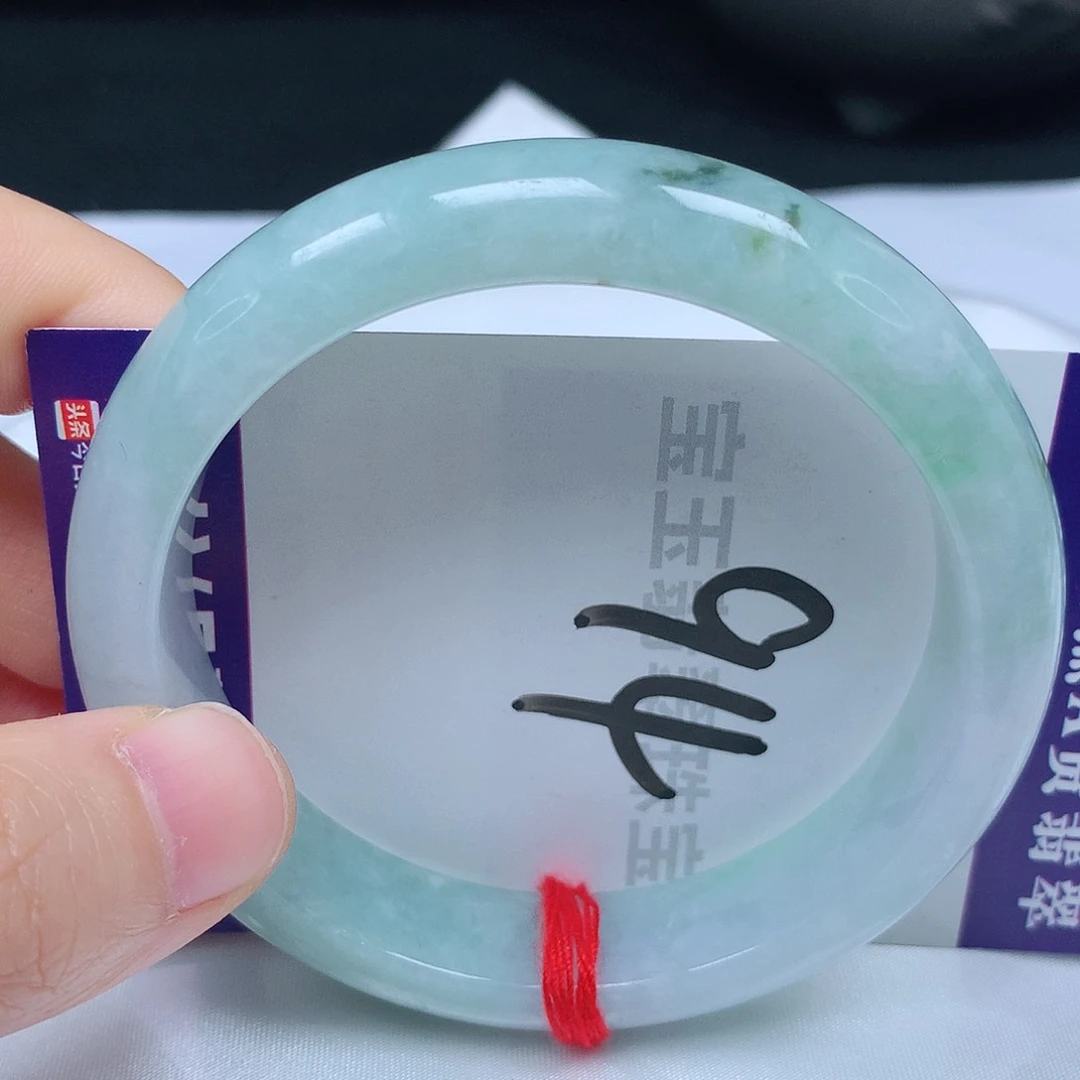 翡翠手镯未镶嵌56圈口