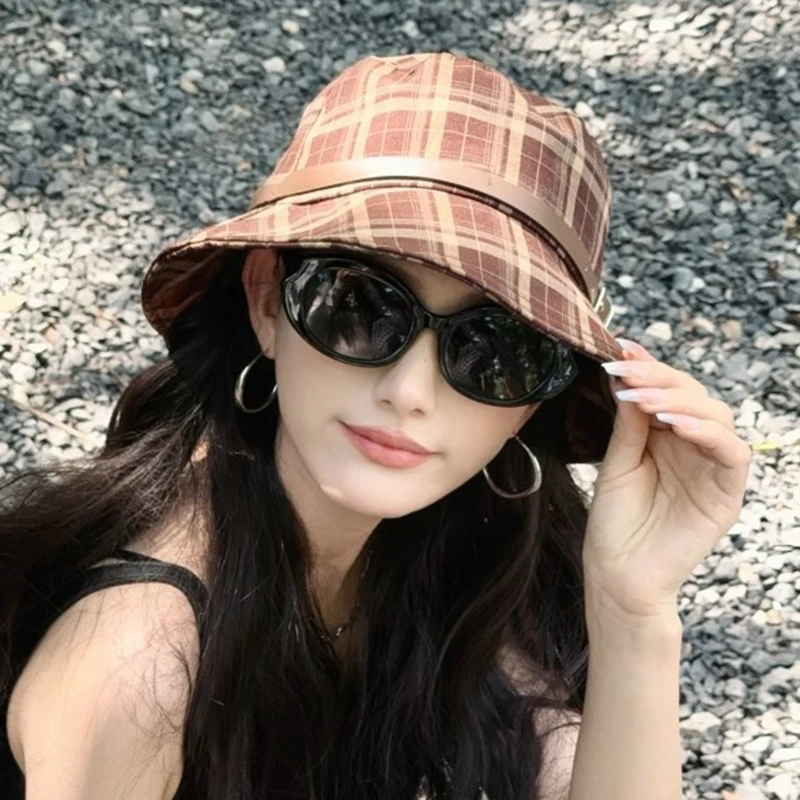 2025年春夏新款英伦复古格纹渔夫帽子女皮带扣防晒遮阳盆帽显脸小