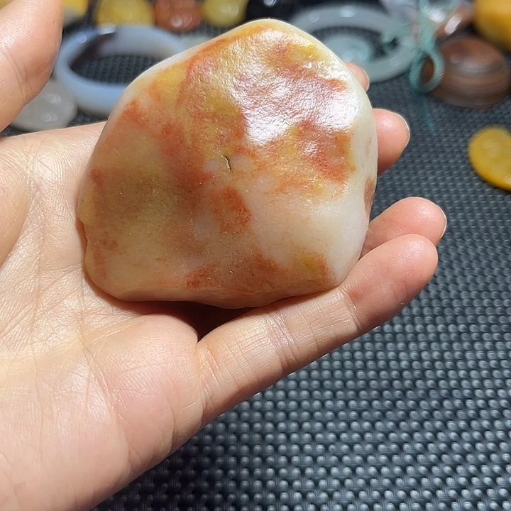 未镶嵌石英质玉（天山翠）珠宝奇石