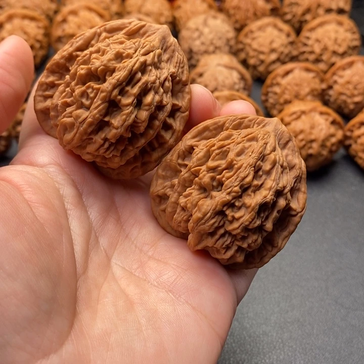 文玩核桃把件44尺虎头