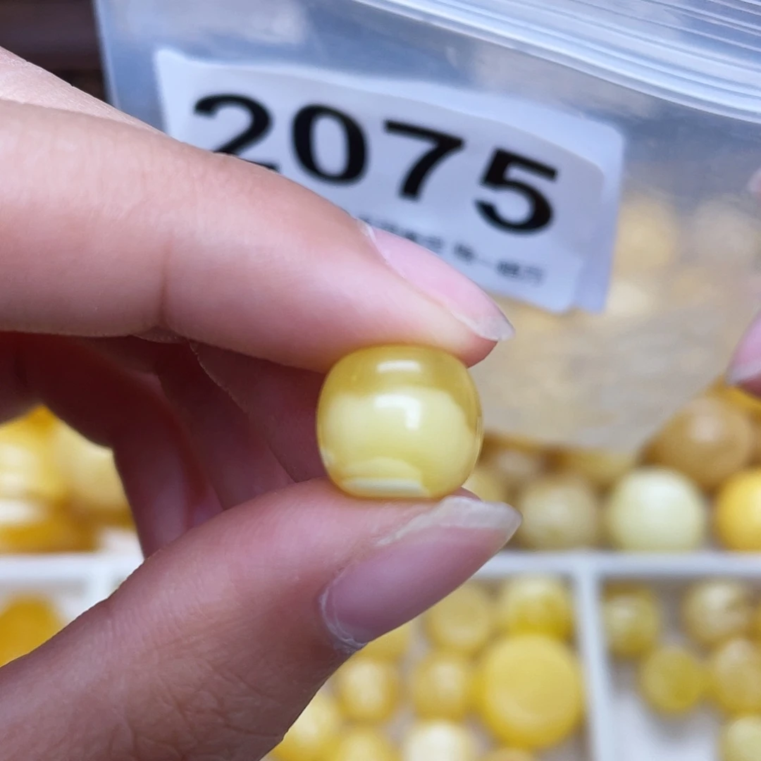 蜜蜡未镶嵌珠宝奇石11沁色