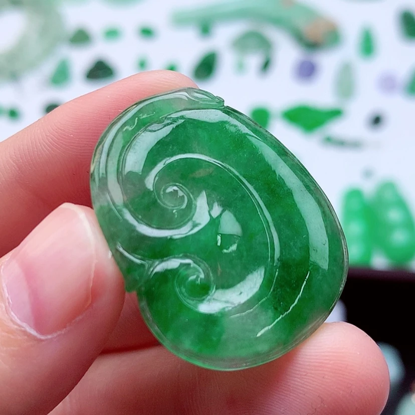 【闪购商品】吊坠(不含链)18K金镶嵌翡翠如意