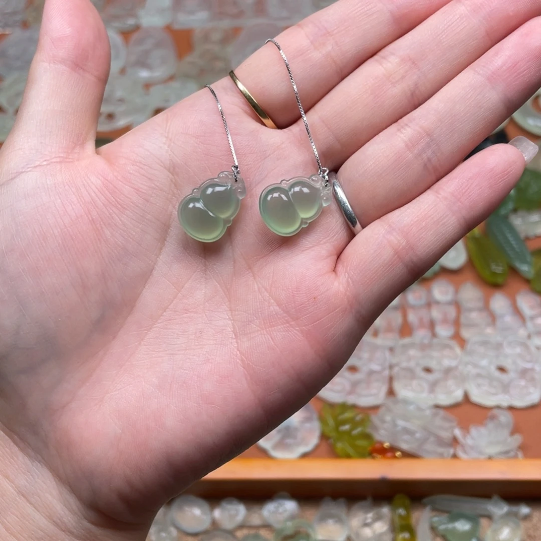 紫****蛇纹石玉未镶嵌颈饰