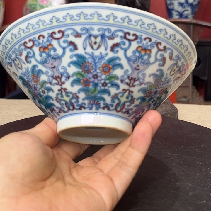 碗瓷斗彩花卉纹斗笠碗