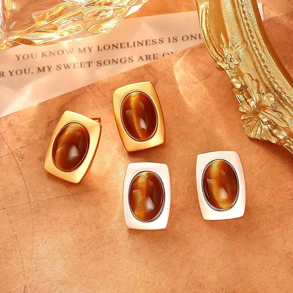铜合金耳饰 美拉德色女款简约复古耳钉女款时尚金色轻奢夸张耳饰