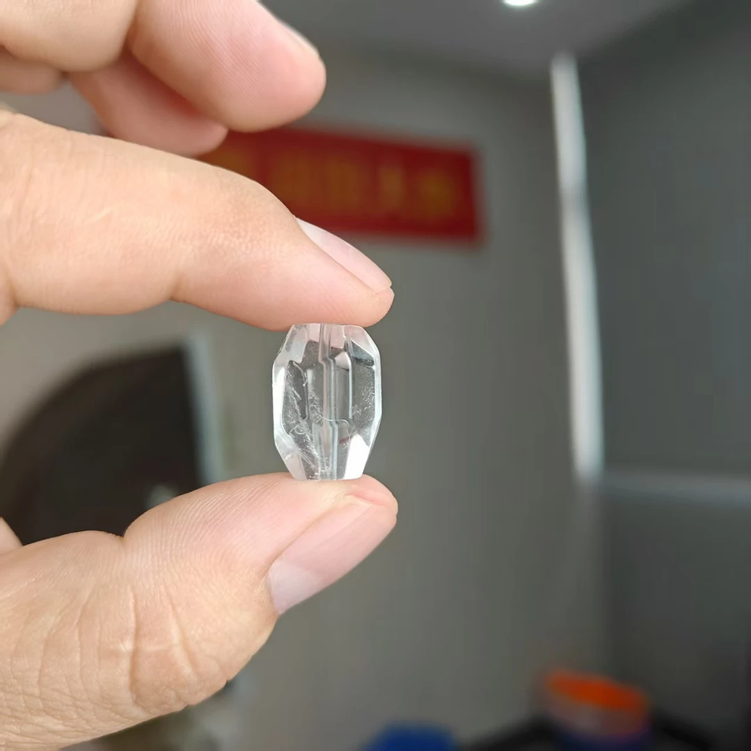 白水晶雕刻件随行吊坠