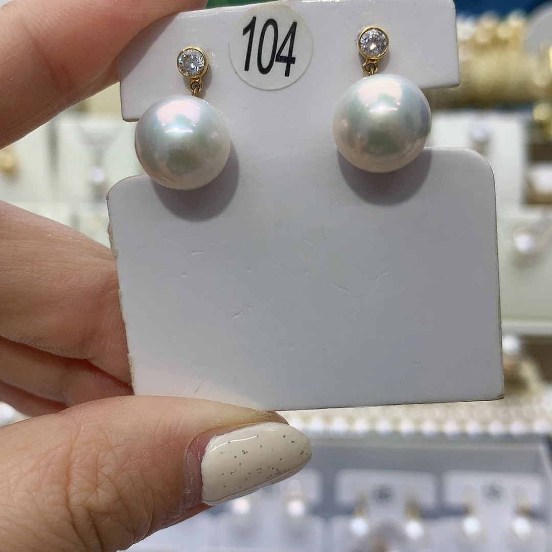 18K金镶嵌淡水珍珠耳饰