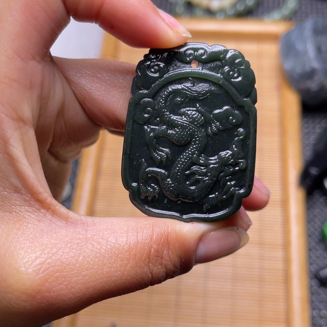 未镶嵌和田玉车挂