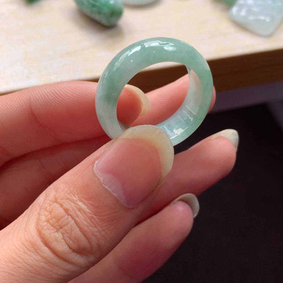 翡翠未镶嵌颈饰吊坠