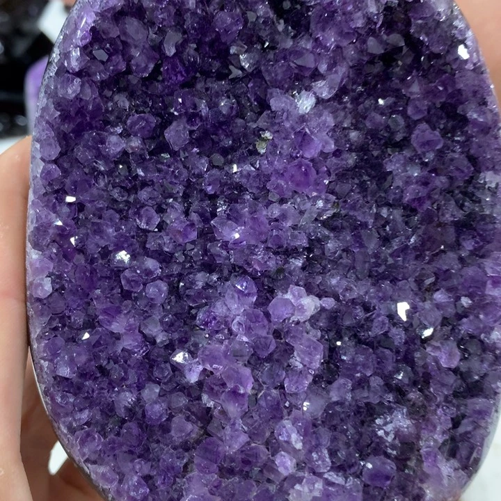 米***粒未镶嵌紫晶大型摆件（非配饰）