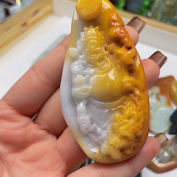 翡翠未镶嵌颈饰挂件