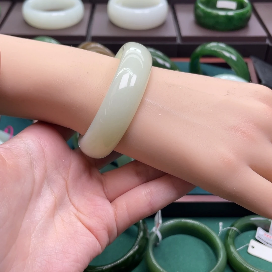 和田玉未镶嵌手镯53.54