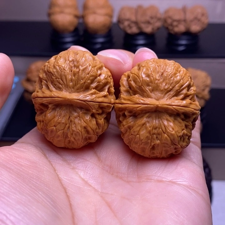 文玩核桃把件玲珑绣球52