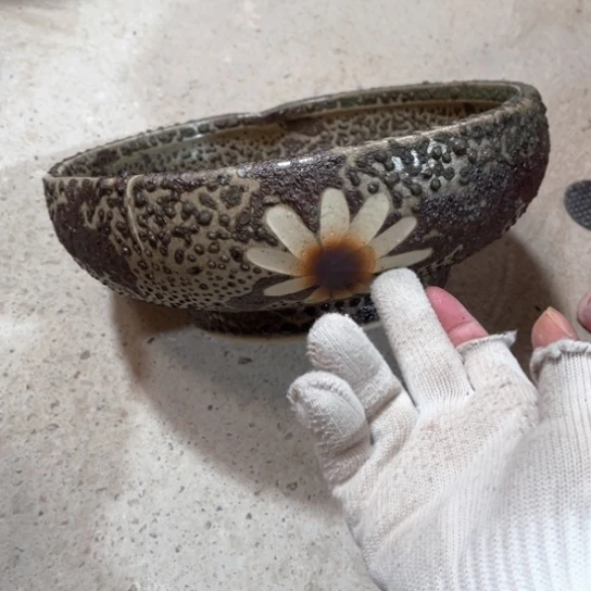 罐默认微瑕，有孔编号16-269